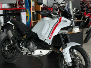 D_813249-MLA110517600437_042026-O Ducati Desert X 950 Desertx + Primer Service 100% Bonificado