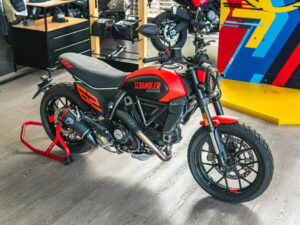 Ducati Scrambler Full Throttle - Bonificacion Exclusiva