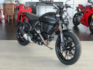 D_954586-MLA105902259326_022026-O Ducati Scrambler Icon Dark 800cc - Precio Contado!